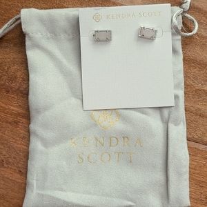 Kendra Scott Paola stud earrings